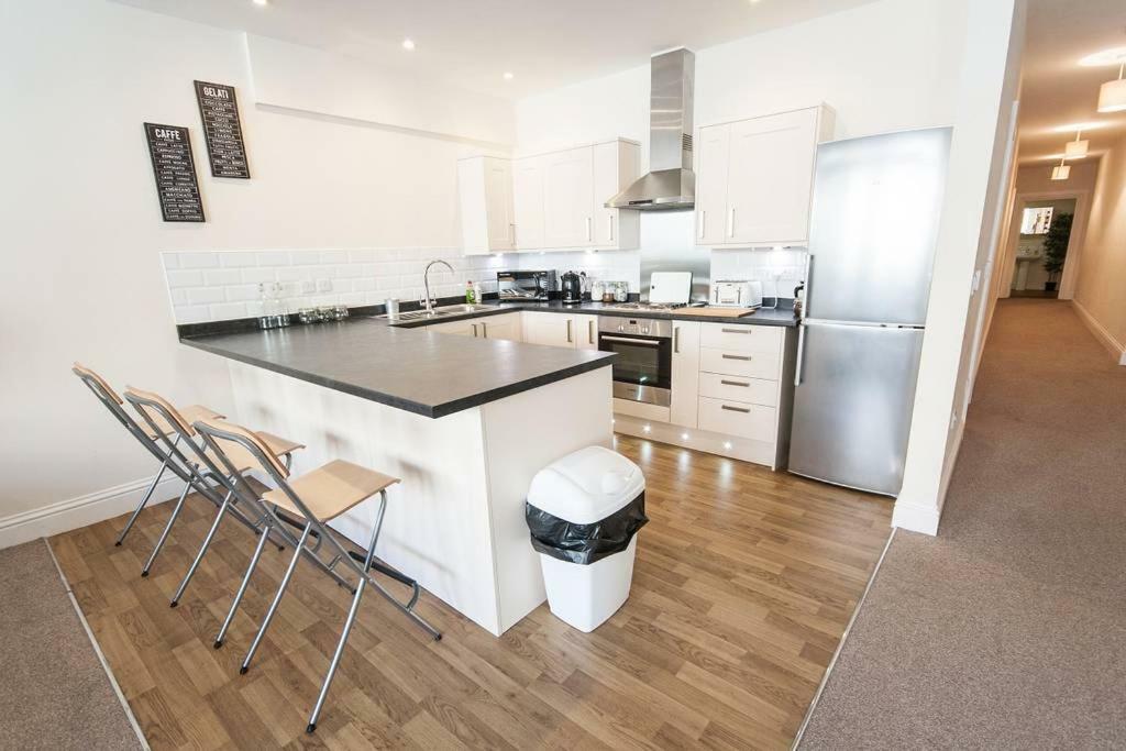 The Broadmead Forest - Spacious City Centre 3Bdr Apartment บริสตอล ภายนอก รูปภาพ